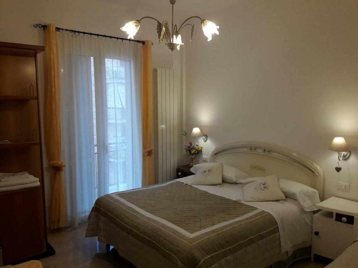 Affittacamere Sorrento Ventimiglia Eksteriør billede